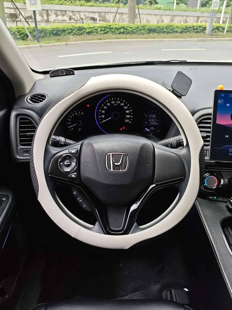 Honda VEZEL 1.5L CVT Pioneer Edition 2022 — миниатюра 2