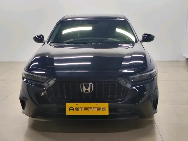 Honda Inspire Yingshipai 260TURBO Elegant Edition 2023 — photo 1, buy with delivery to Moscow