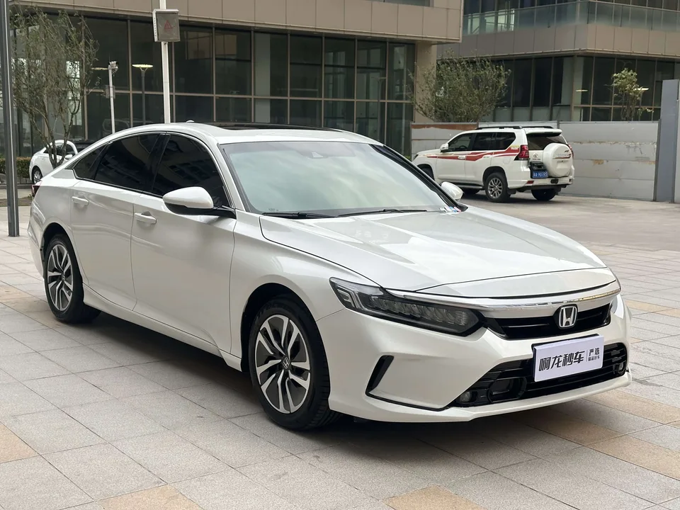 Honda Inspire 2022 Insignia Hybrid 2.0L Pure Elegant Edition 2022 — миниатюра 2
