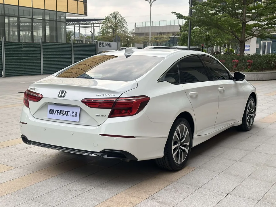 Honda Inspire 2022 Insignia Hybrid 2.0L Pure Elegant Edition 2022 — миниатюра 4