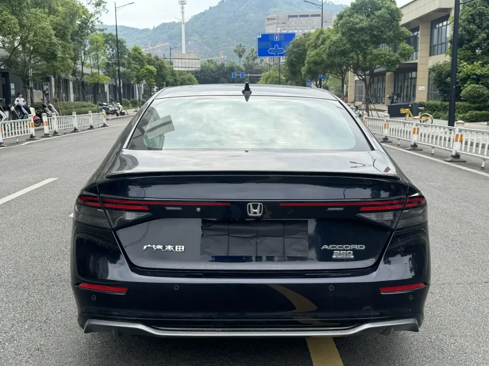 Honda Accord Rui T 260TURBO Deluxe Edition 2024 — миниатюра 2