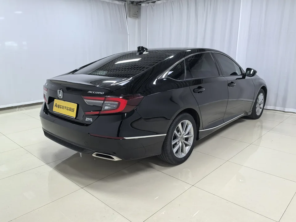 Honda Accord Accord 2022 260TURBO Deluxe Edition 2023 — миниатюра 2