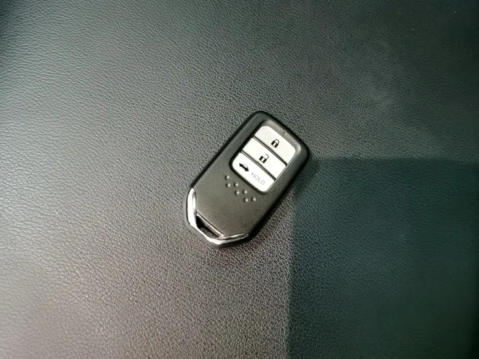 Honda Accord Accord 2022 260TURBO Deluxe Edition 2023 — миниатюра 3