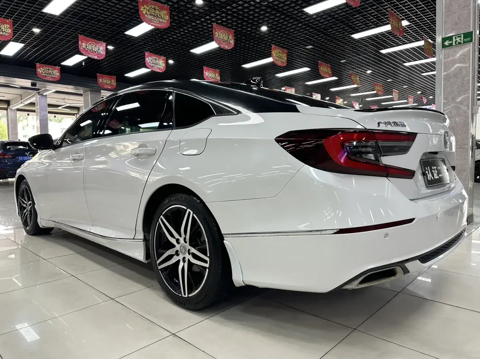 Honda Accord 2022 Accord 260TURBO Fantasy Night Premium Edition 2022 — миниатюра 2