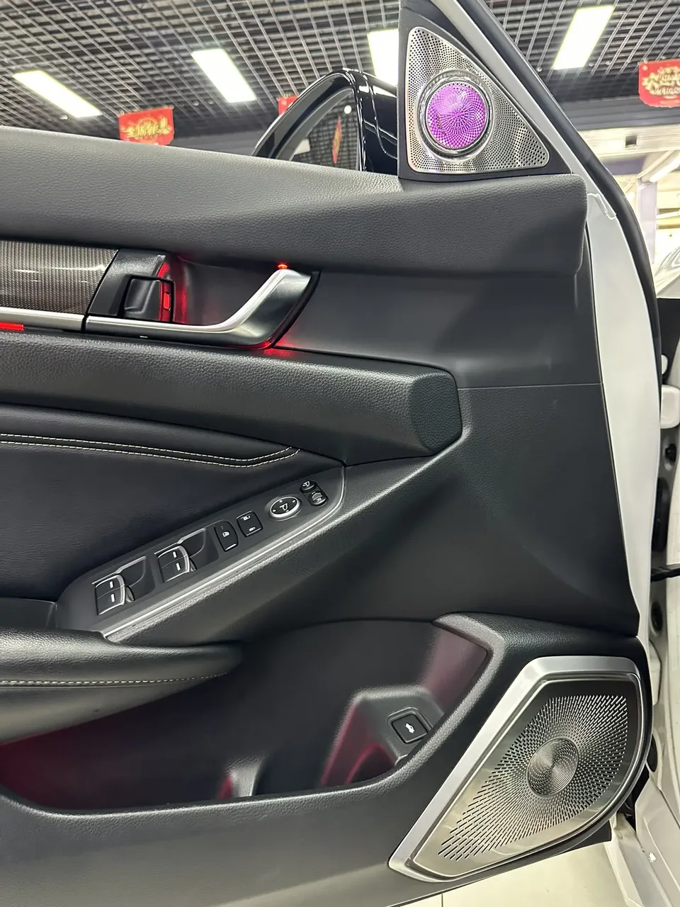 Honda Accord 2022 Accord 260TURBO Fantasy Night Premium Edition 2022 — миниатюра 3