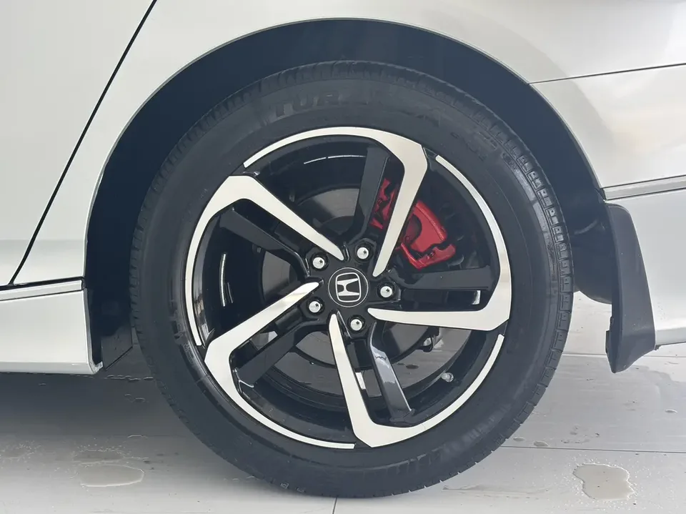 Honda Accord Accord 2022 260TURBO Deluxe Edition 2022 — миниатюра 4
