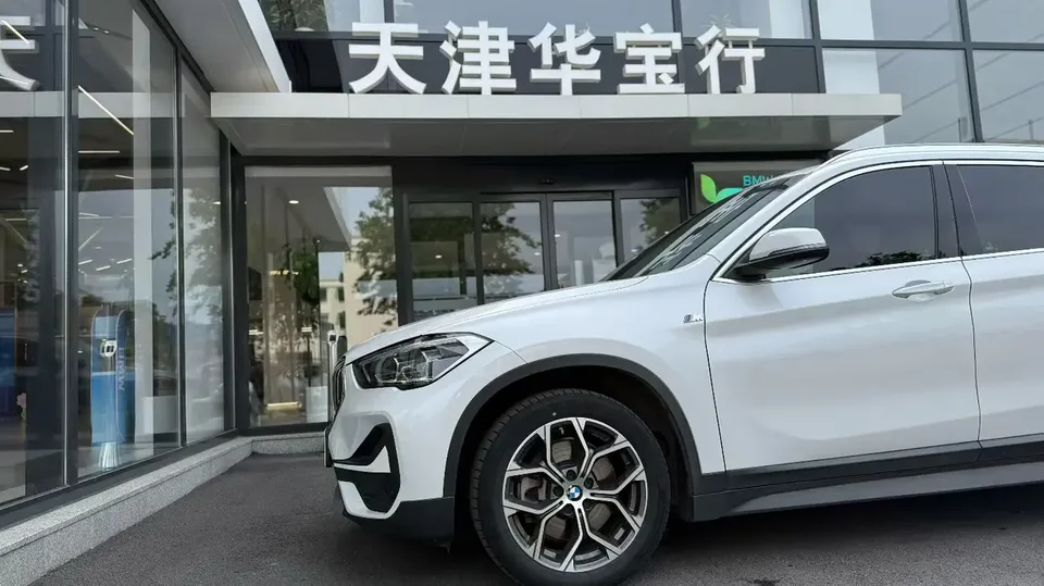 BMW X1 BMW X1 2022 sDrive25Li Leading Edition 2023 — миниатюра 2