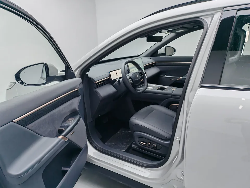 Dongfeng Yipai 008 210Max Extended Range 6-seater 2025 — миниатюра 3