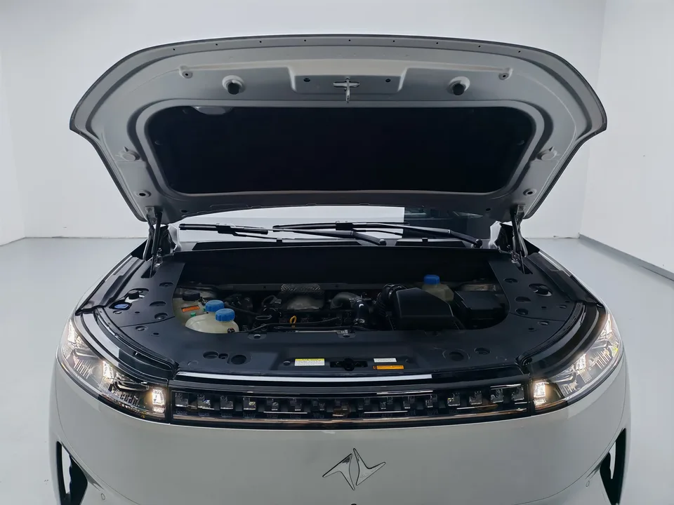 Dongfeng Yipai 008 210Max Extended Range 6-seater 2025 — миниатюра 4