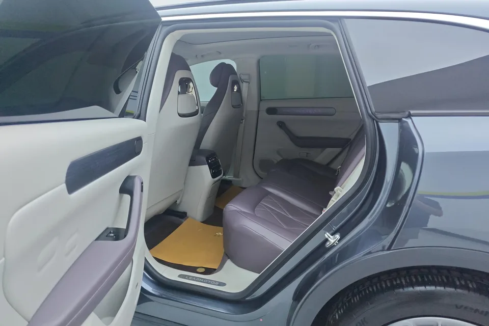 Leapmotor Zero running C11 Pure Electric 580 Premium Edition 2024 — миниатюра 4
