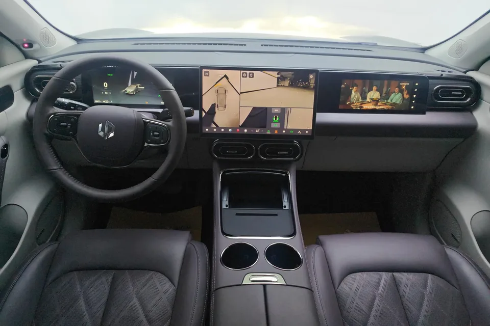 Leapmotor Zero running C11 Pure Electric 580 Premium Edition 2024 — миниатюра 5
