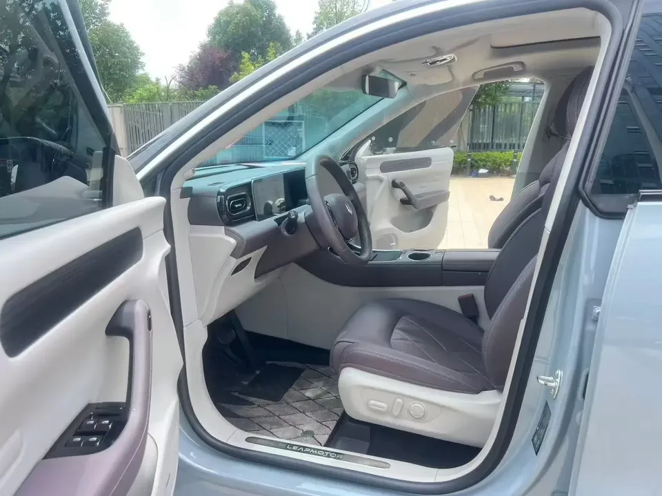 Leapmotor Zero running C11 Pure Electric 580 Premium Edition 2024 — миниатюра 2