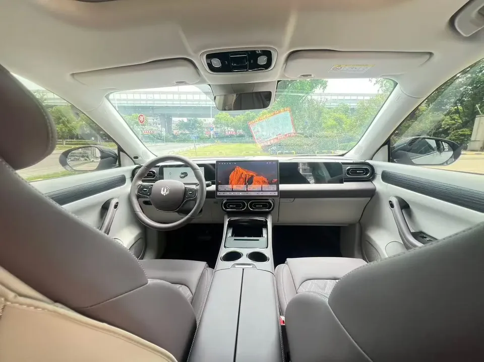 Leapmotor Zero running C11 Pure Electric 580 Premium Edition 2024 — миниатюра 5
