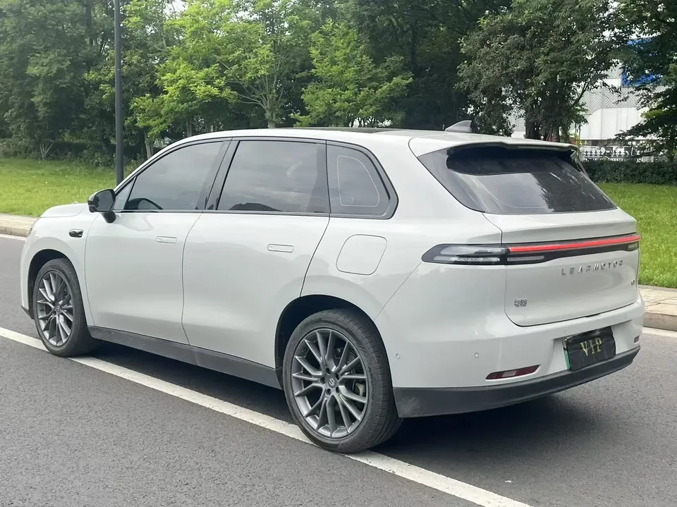 Leapmotor Zero running C10 Pure Electric 530 Smart Edition 2025 — миниатюра 5