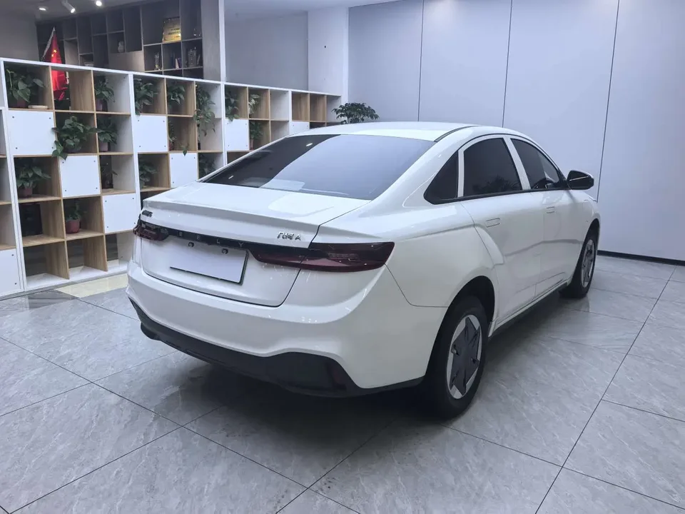 Geely Geometry A Geely Geometry A 2024 410KM travel version 2024 — миниатюра 2
