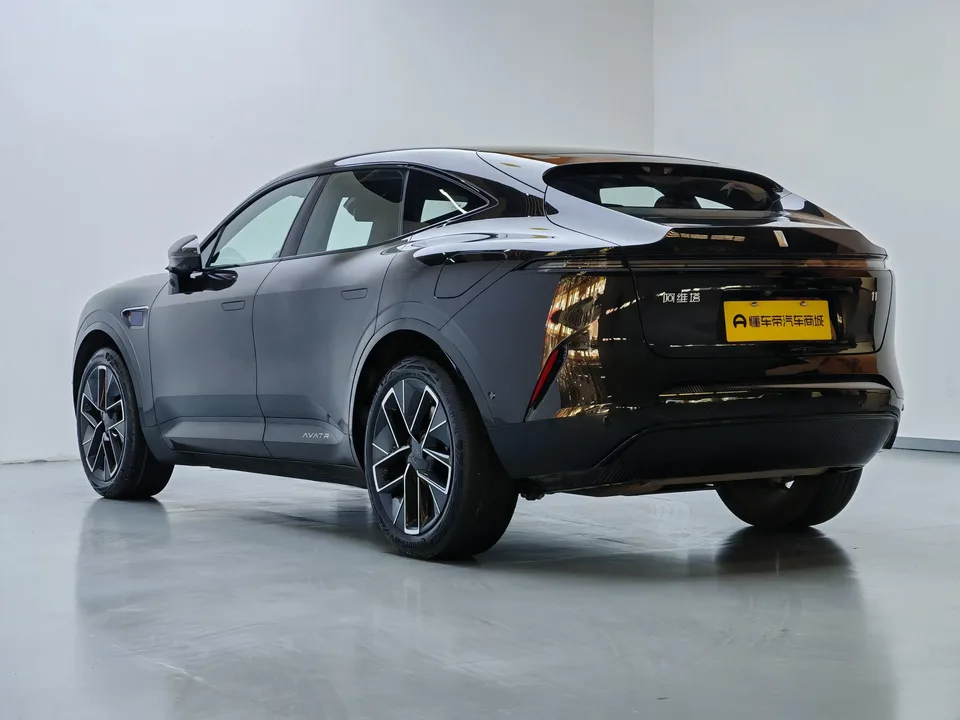 Avatr 11 Avita 11 Modified Max rear-wheel drive extended-range version 2025 — photo 1, buy with delivery to Moscow
