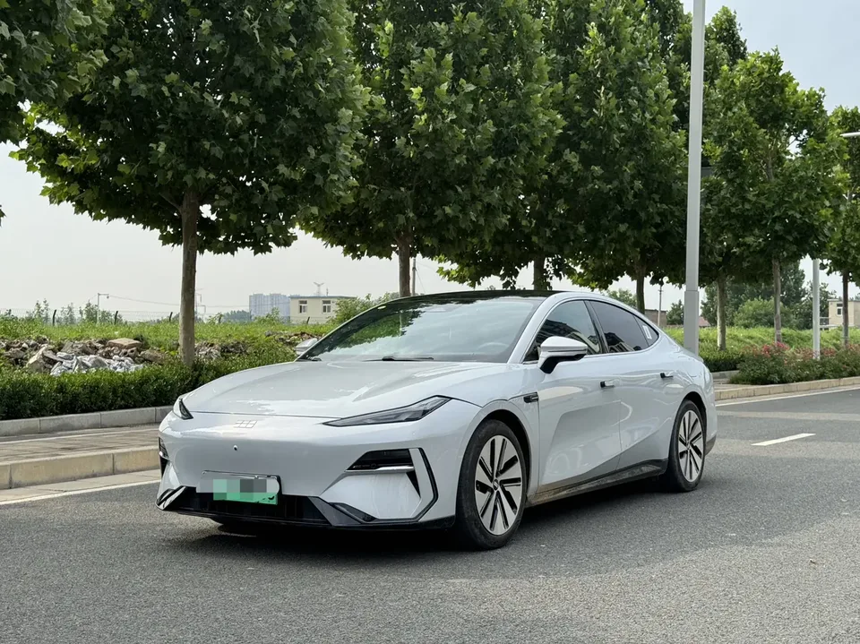 Geely Galaxy E8 2024