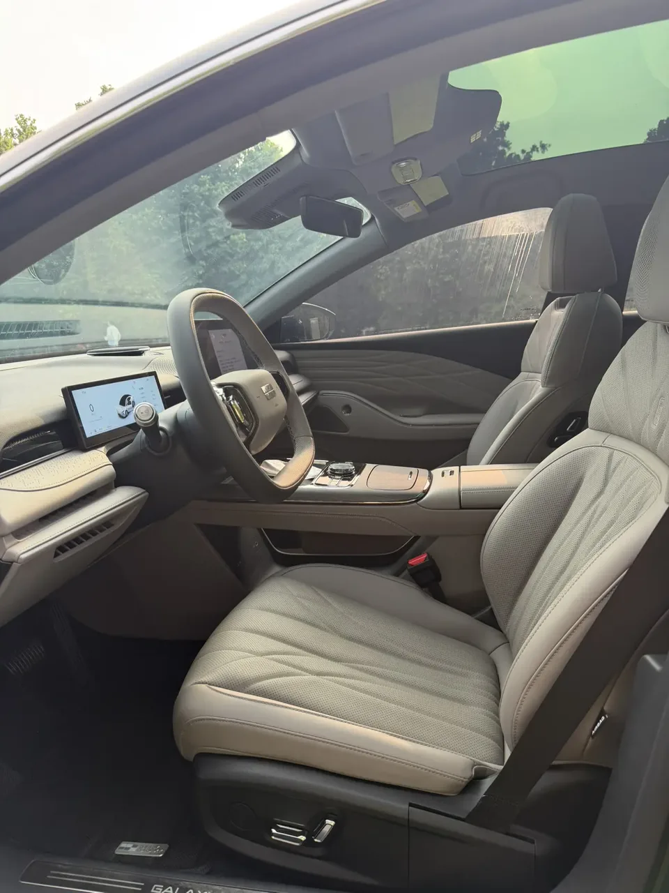 Geely Galaxy Star 8 PHEV 130km EM-i Premium Edition 2025 — миниатюра 5