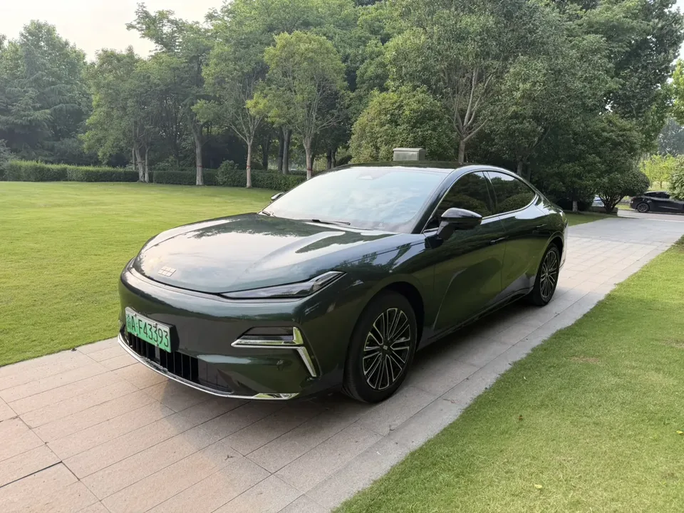 Geely Galaxy Star 8 PHEV 2025