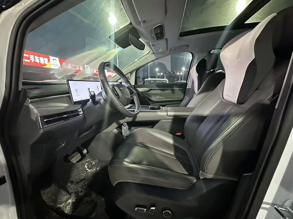 Datong Maxus G70 Maxus G70 2024 2.0T automatic flagship version 7 seats 2023 — миниатюра 5