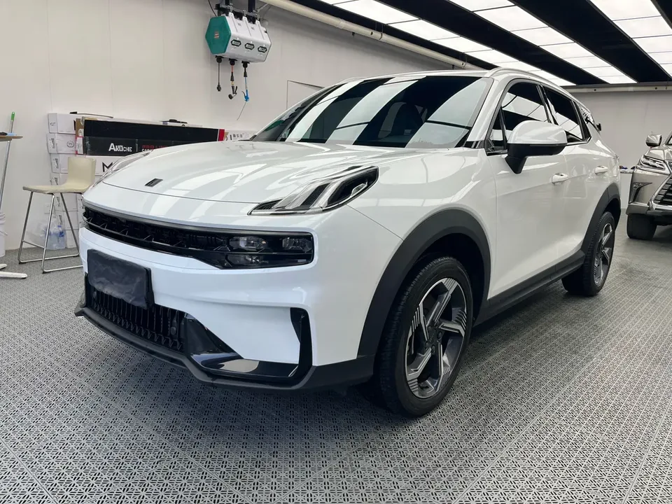 Lynk & Co 06 2023