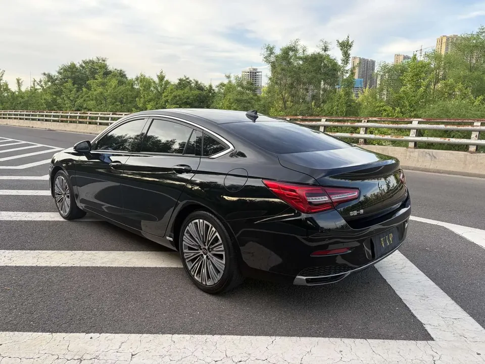 Hongqi H5 classic Hongqi H5 Classic 2022 Classic 1.8T Automatic Intelligent Connected Flag Collar Edition 2022 — миниатюра 2