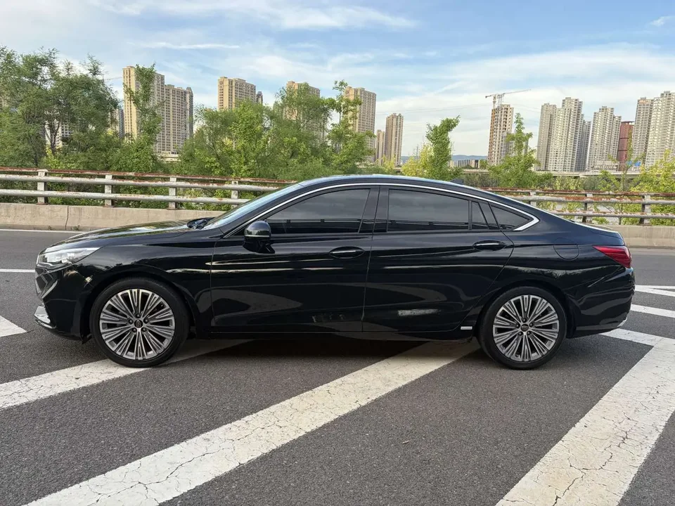 Hongqi H5 classic Hongqi H5 Classic 2022 Classic 1.8T Automatic Intelligent Connected Flag Collar Edition 2022 — миниатюра 4
