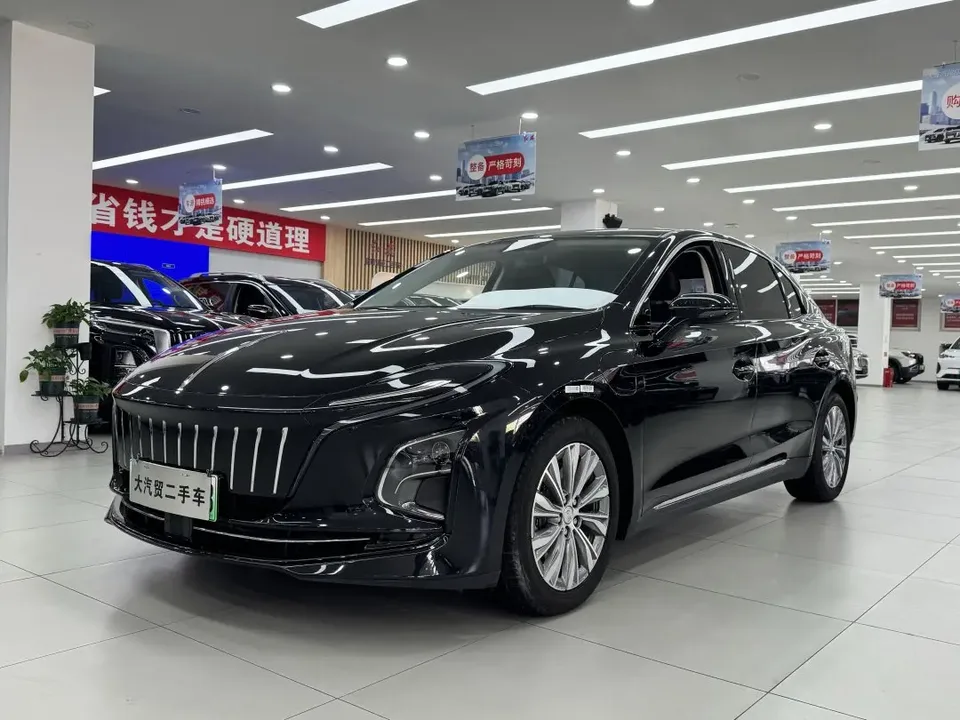 Hongqi E-QM5 2024