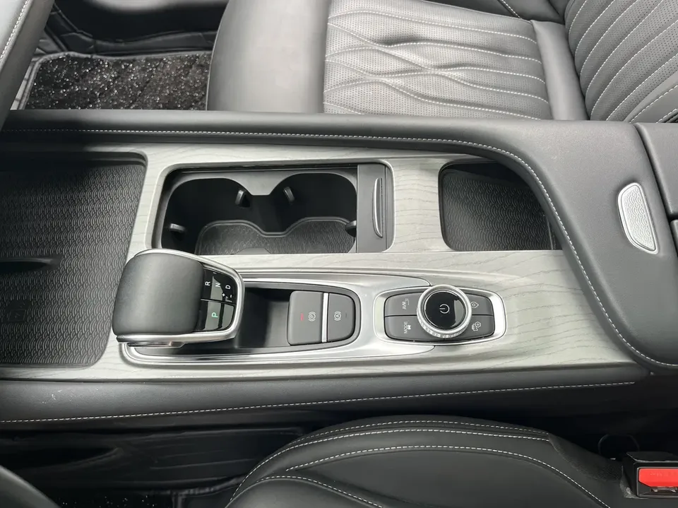 Chery Arrizo 8 1.6TGDI DCT Elegant 2023 — миниатюра 4