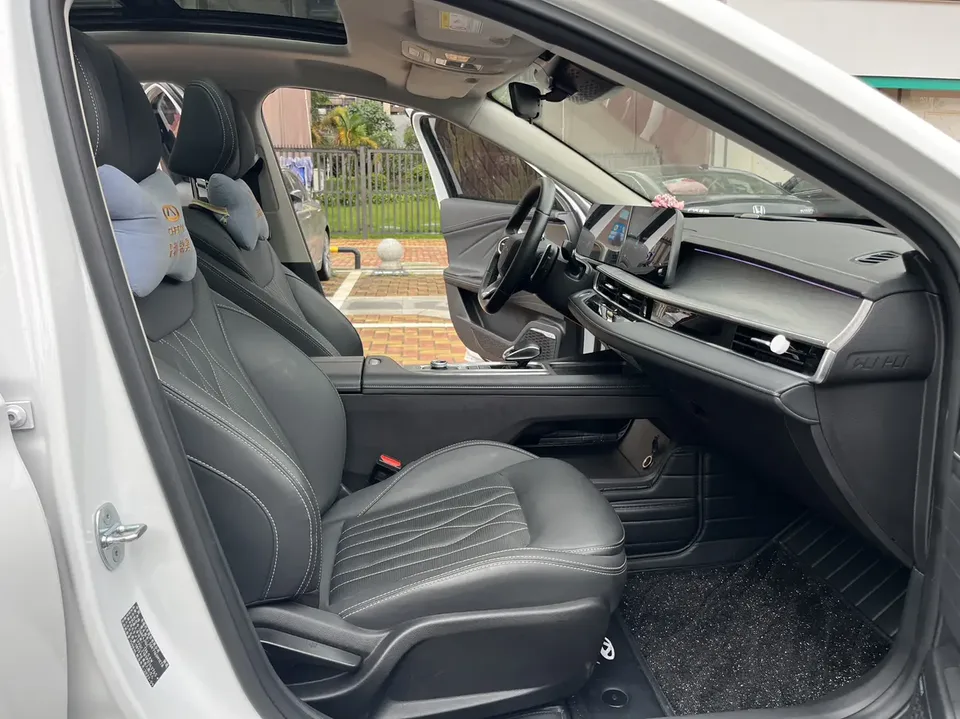 Chery Arrizo 8 1.6TGDI DCT Elegant 2023 — миниатюра 5