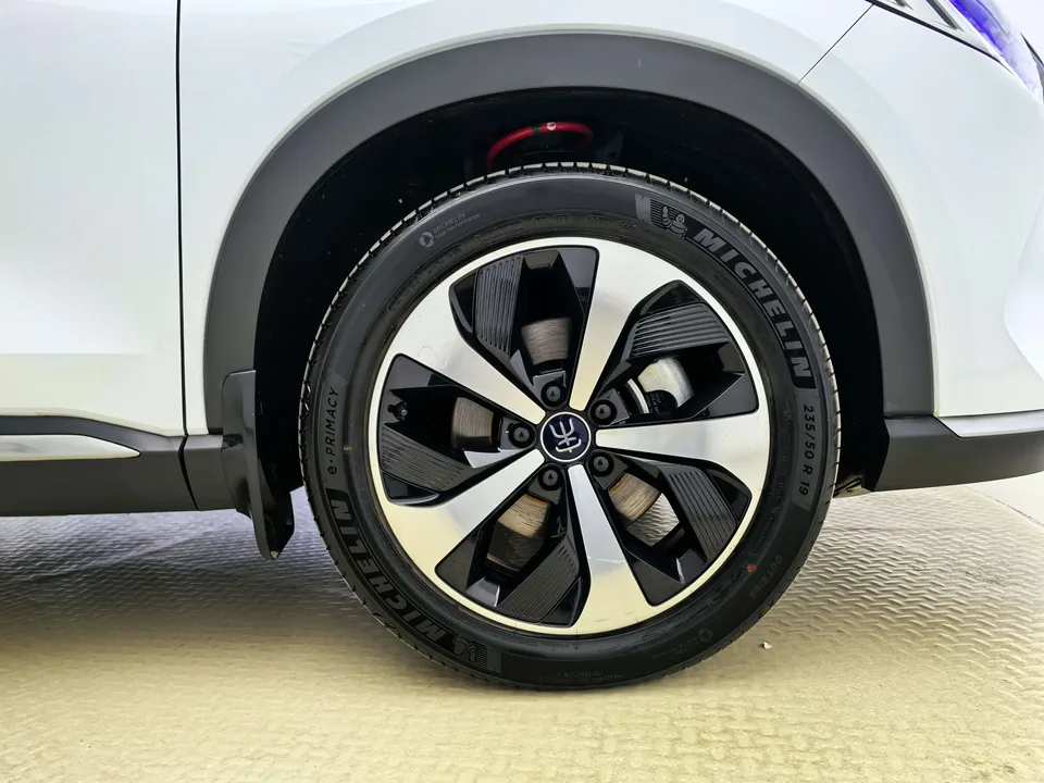 BYD Song PLUS DM DM-i 110KM 2WD Flagship PLUS 2022 — миниатюра 3