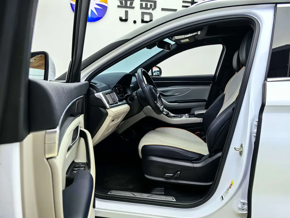 BYD Song PLUS DM DM-i 110KM 2WD Flagship PLUS 2022 — миниатюра 4
