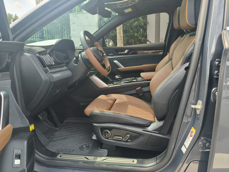 BYD Tang DM DM-i 1.5T 112KM Premium Edition 2022 — миниатюра 4