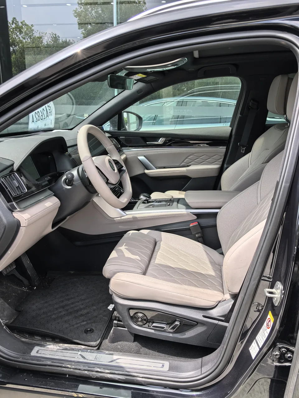BYD Tang DM Intelligent Driving Edition DM-i 115KM Flagship Model 2025 — миниатюра 5