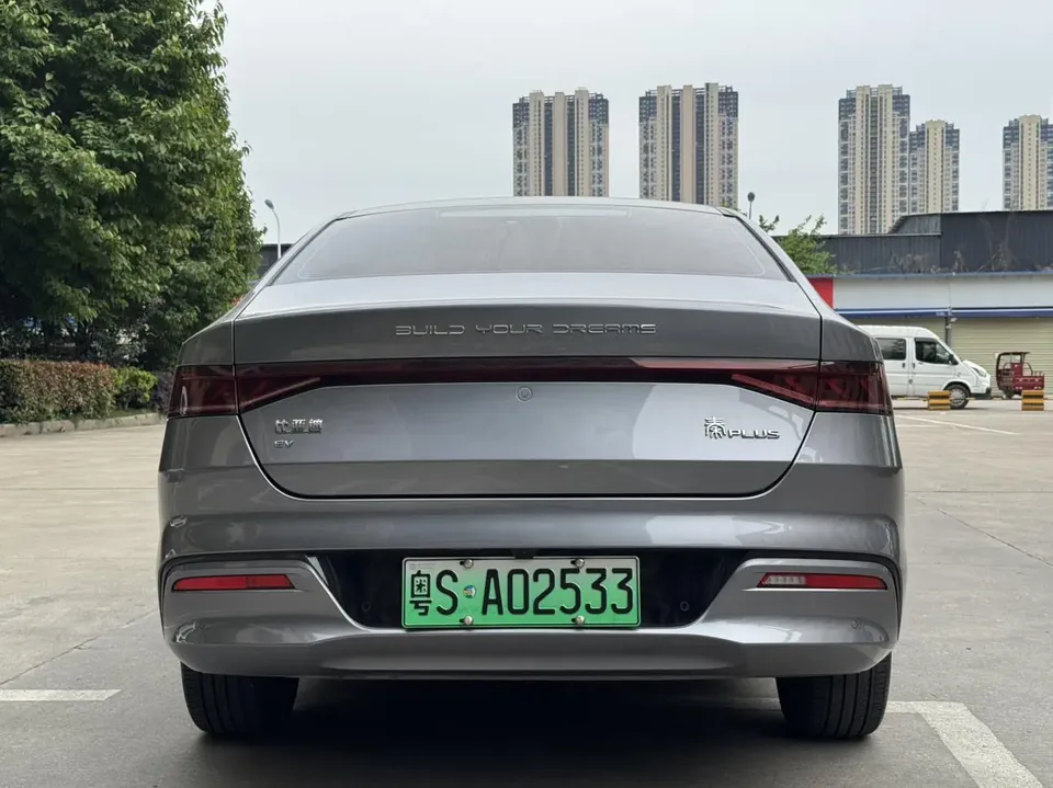 BYD Qin PLUS EV Honor Edition 510KM Leading Model 2024 — миниатюра 2