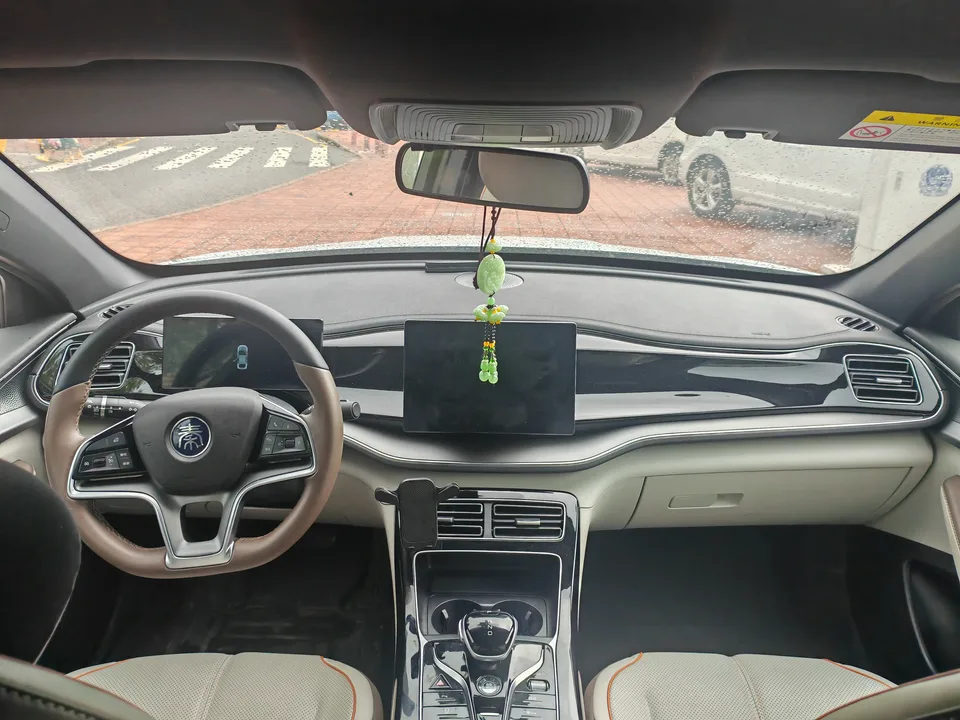 BYD Qin PLUS EV Honor Edition 510KM Leading Model 2024 — миниатюра 3