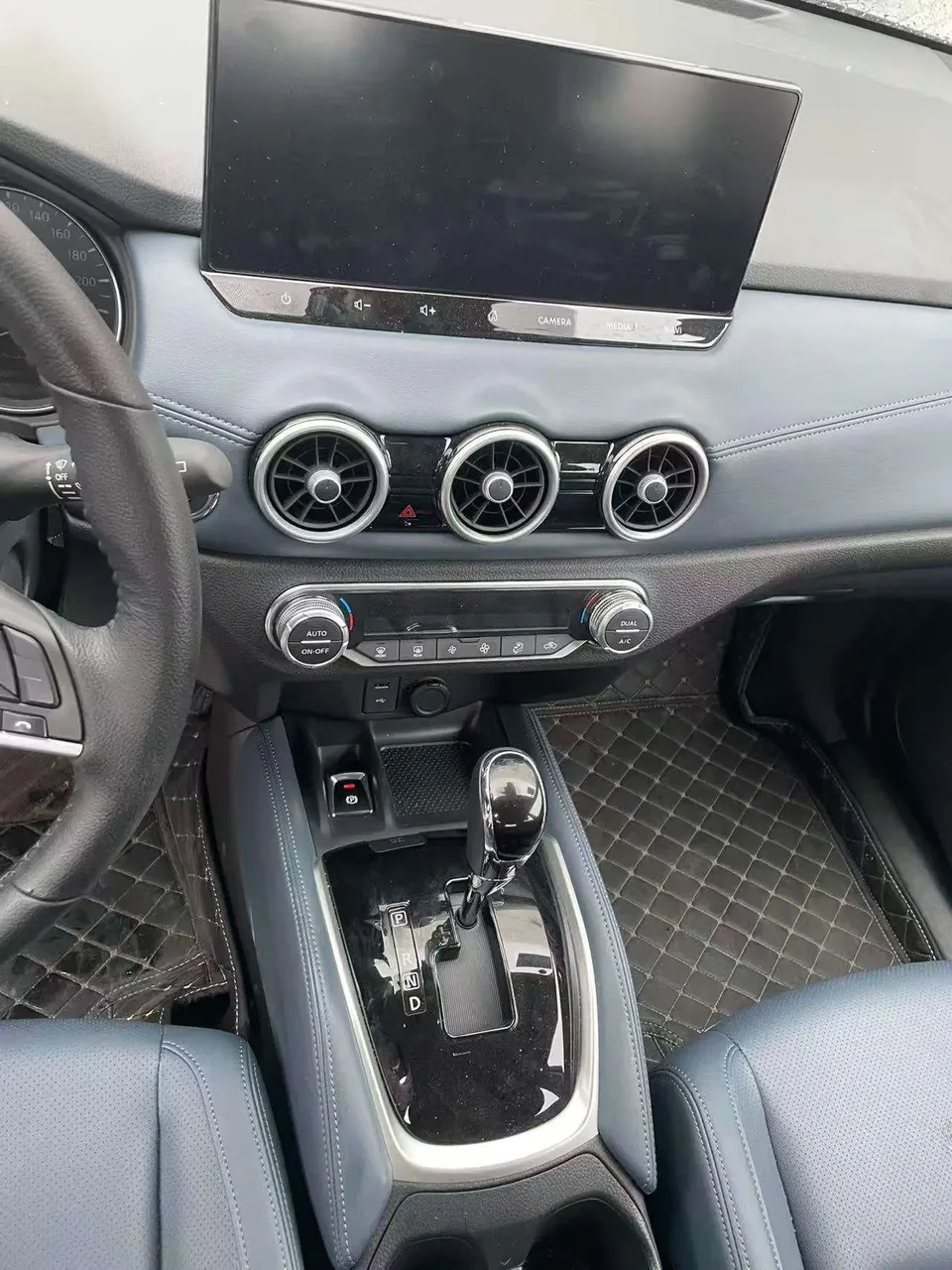 Nissan X-Trail Qijun Honor 2.0L 2WD Leading Edition 2025 — thumbnail 2