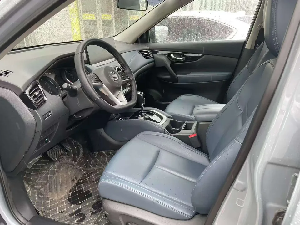 Nissan X-Trail Qijun Honor 2.0L 2WD Leading Edition 2025 — thumbnail 3