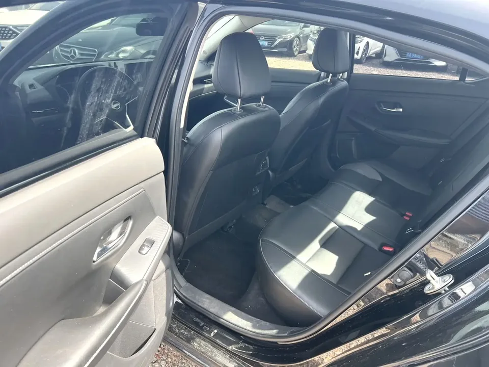 Nissan Sylphy Sylphy Sylphy 2023 facelift 1.6L CVT Enjoy Edition 2024 — thumbnail 3