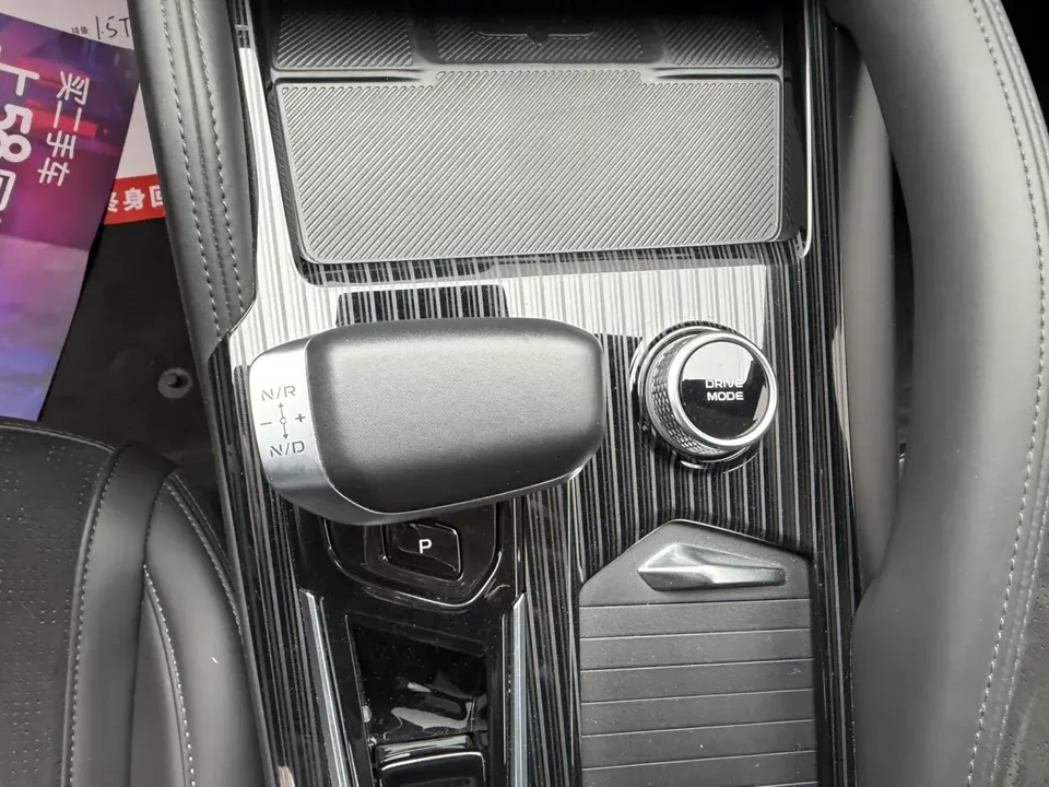 Geely Monjaro Xingyue L 2024 2.0TD High Power Automatic 2WD Yunqi Edition 2024 — миниатюра 3