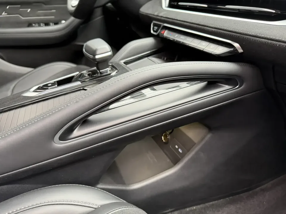 Geely Monjaro Xingyue L 2024 2.0TD High Power Automatic 2WD Yunqi Edition 2024 — миниатюра 4