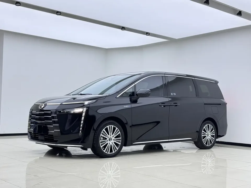 GAC Trumpchi E8 PHEV 2025