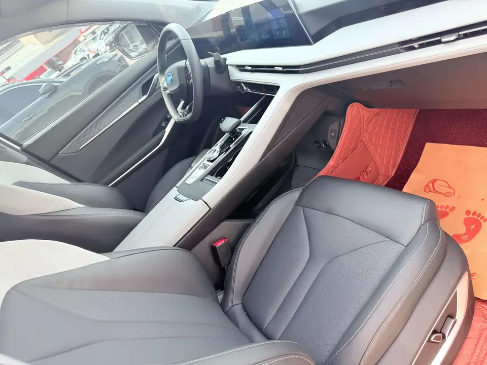 Changan CS75PLUS Third Generation Champion Edition 1.5T Automatic Power Leader 2025 — миниатюра 3
