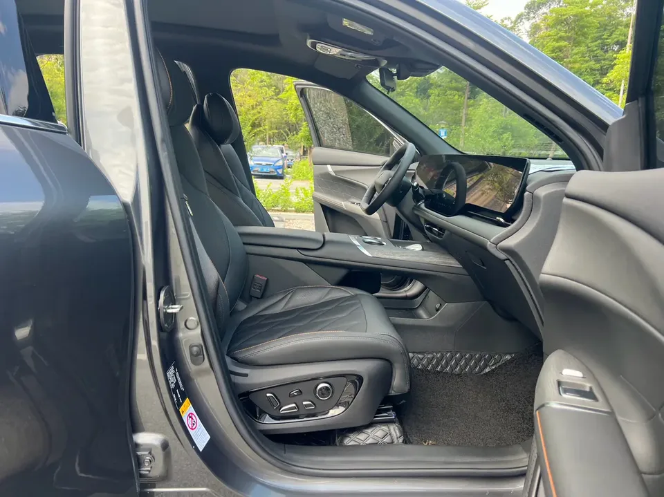 Changan CS75PLUS Changan CS75 PLUS 2025 fourth generation 1.5T New Blue Whale Smart Premium Edition 2024 — миниатюра 3
