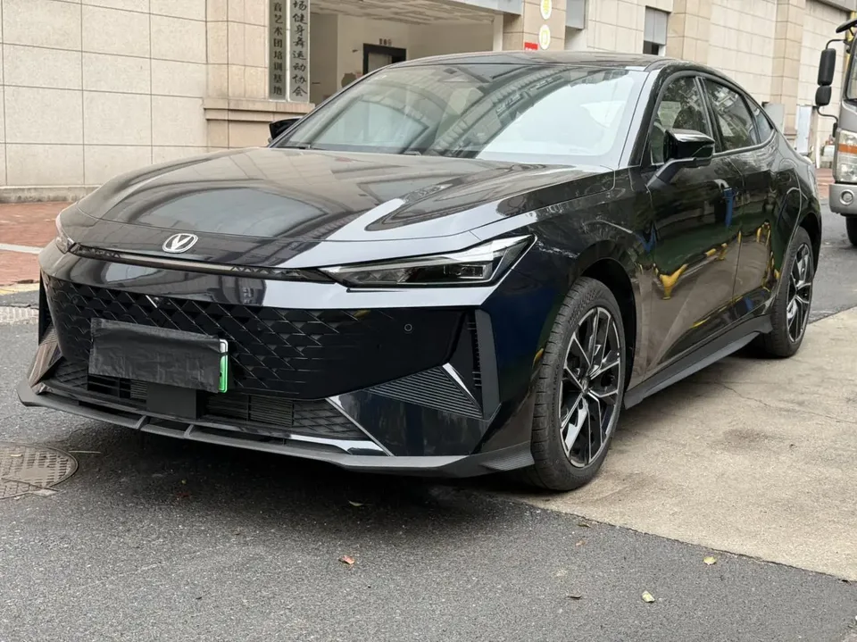 Changan UNI-V 2024