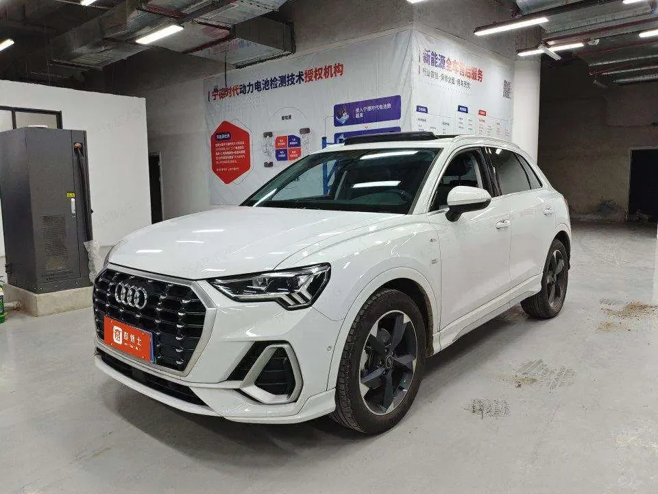Audi Q3 Audi Q3 2022 35 TFSI Fashionable and Dynamic 2022 — фото 1, купить с доставкой в Москву