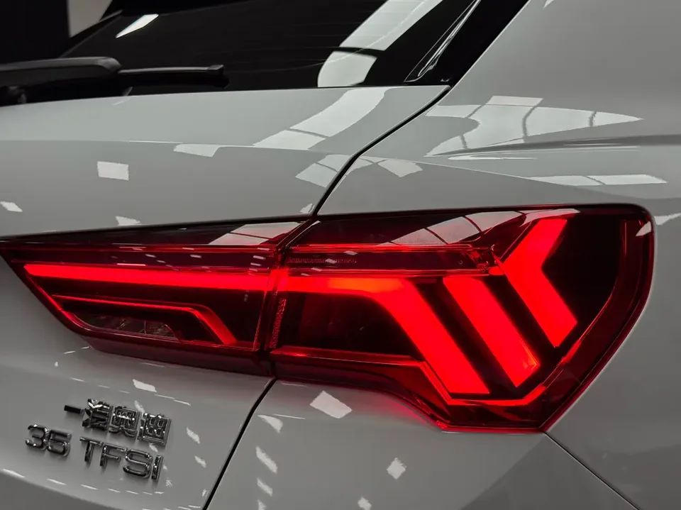 Audi Q3 Audi Q3 2023 35 TFSI Fashionable and Dynamic 2023 — миниатюра 3