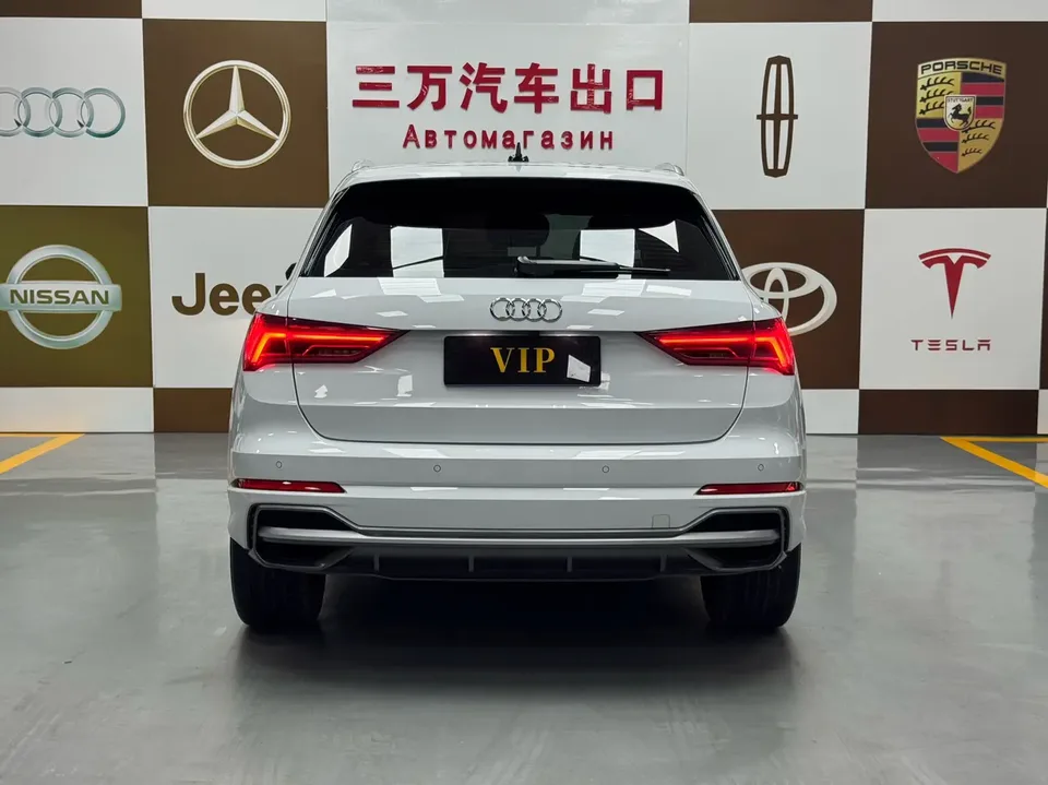 Audi Q3 Audi Q3 2021 35 TFSI Fashionable and Dynamic 2022 — миниатюра 2