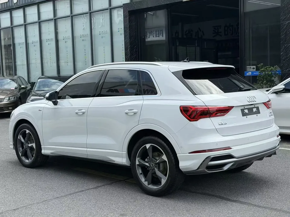 Audi Q3 Audi Q3 2022 35 TFSI Fashionable and Dynamic 2022 — миниатюра 4
