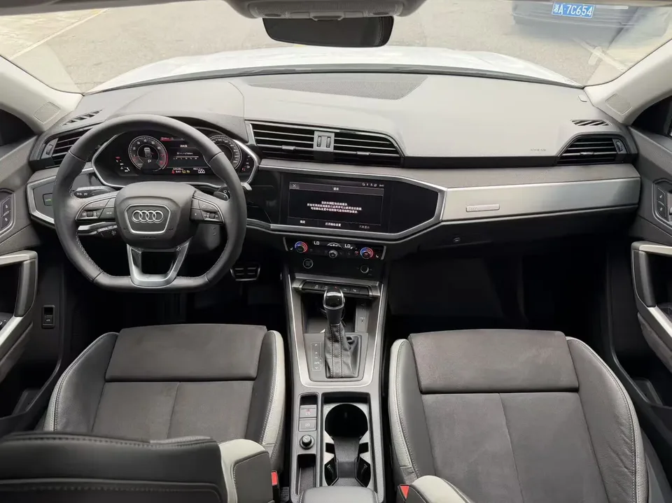 Audi Q3 Audi Q3 2022 35 TFSI Fashionable and Dynamic 2022 — миниатюра 5
